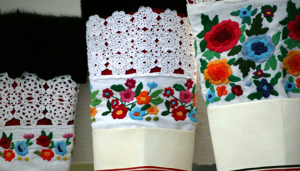 Embroidered floral patterns - Greenland 